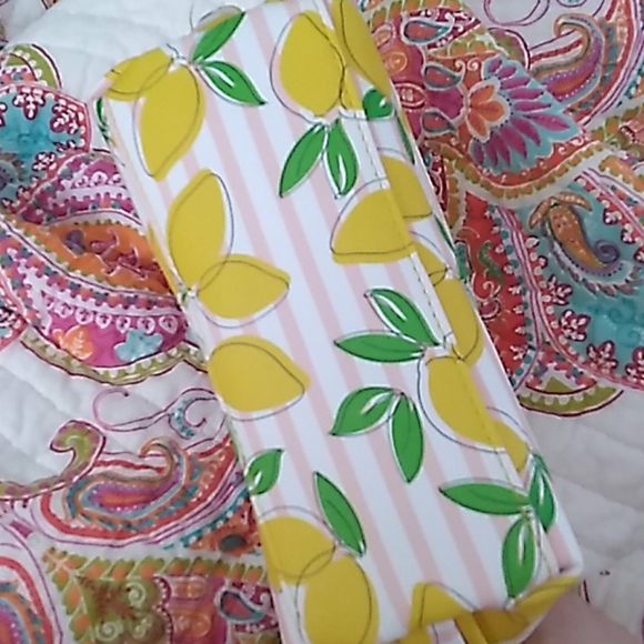 LEMON 🍋 COSMETIC 💄 CASE - Picture 2 of 6